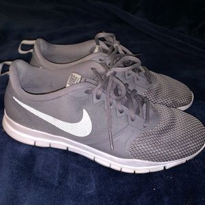 Grey Women’s Nike size 9